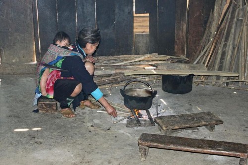 Hmong-House-inside