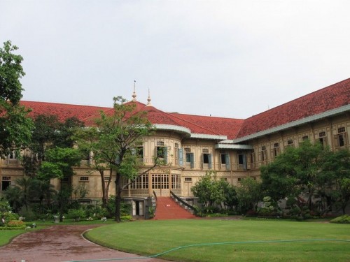 Vimanmek_Palace